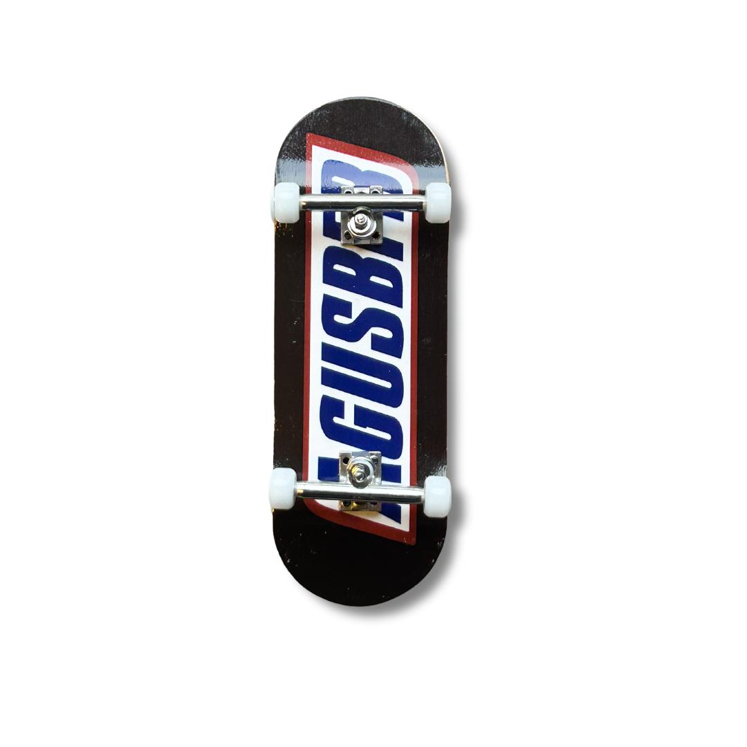 AGUSB SNICKERS PRO SERIES
